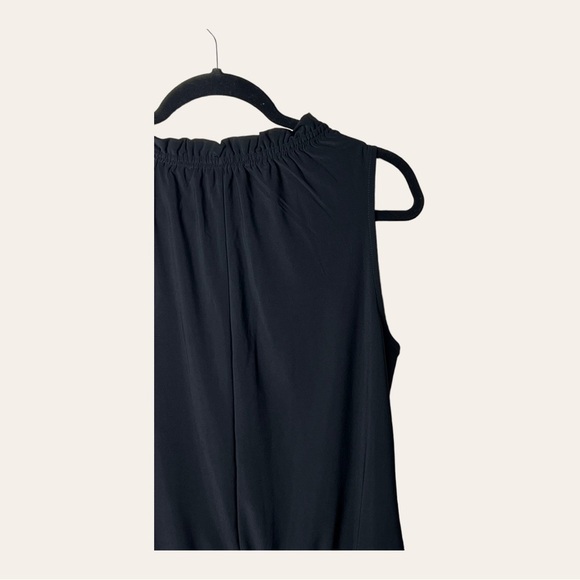 0758. WHITE HOUSE BLACK MARKET SLEEVELESS TOP SIZE SMALL BLACK/WHITE - Picture 10 of 12